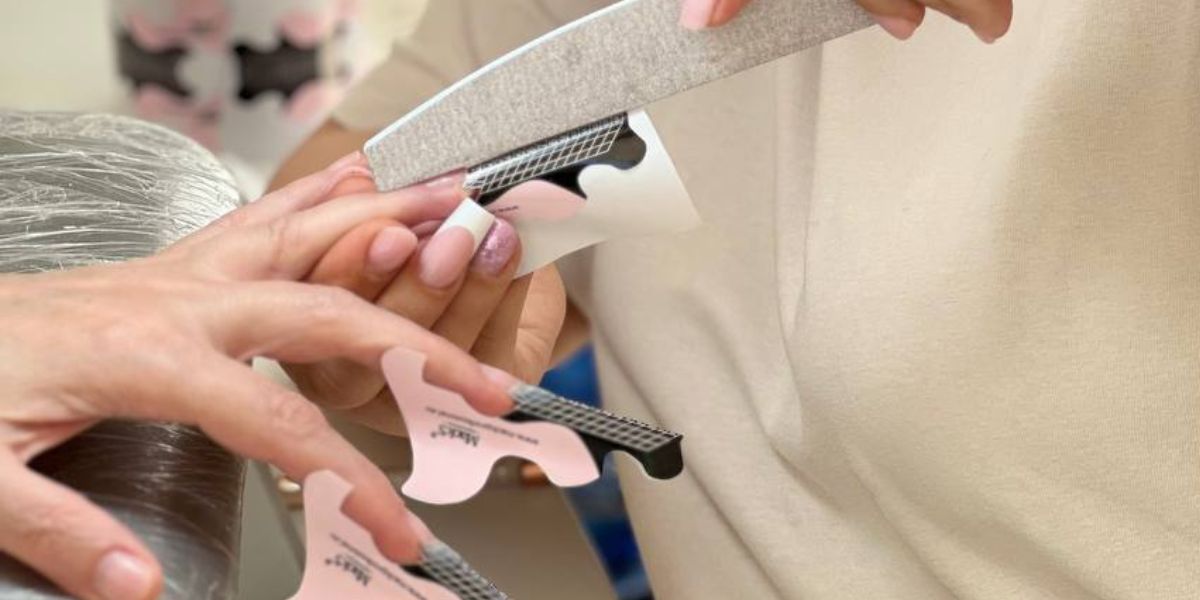 corso ricostruzione unghie con cartina